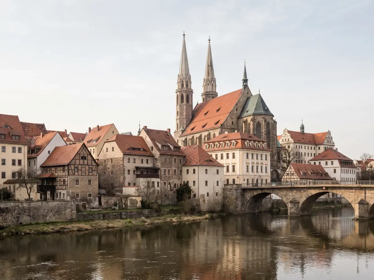 Görlitzer Altstadt mit Peterskirche an der Neiße