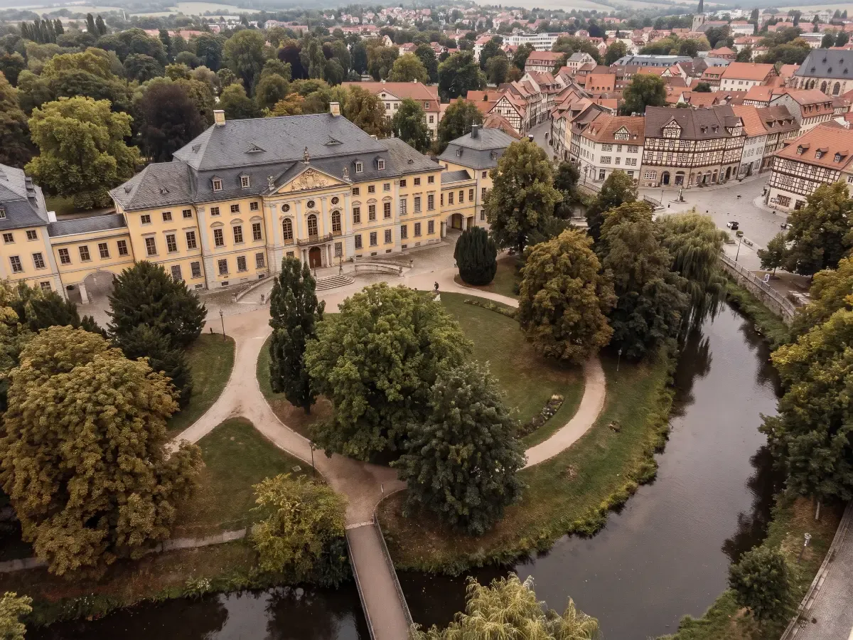 Stadtschloss und Park an der Ilm in Weimar